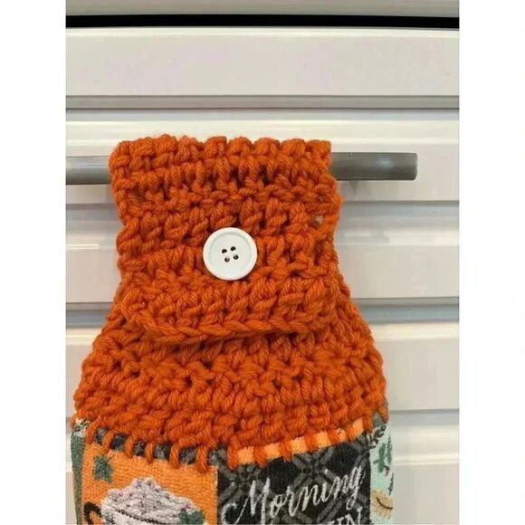 Crochet Top Kitchen Towel- Morning Pumpkin white button - Picture 2 of 2